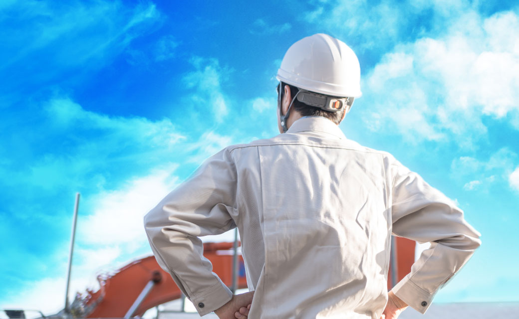 岡田金属で働く人の写真